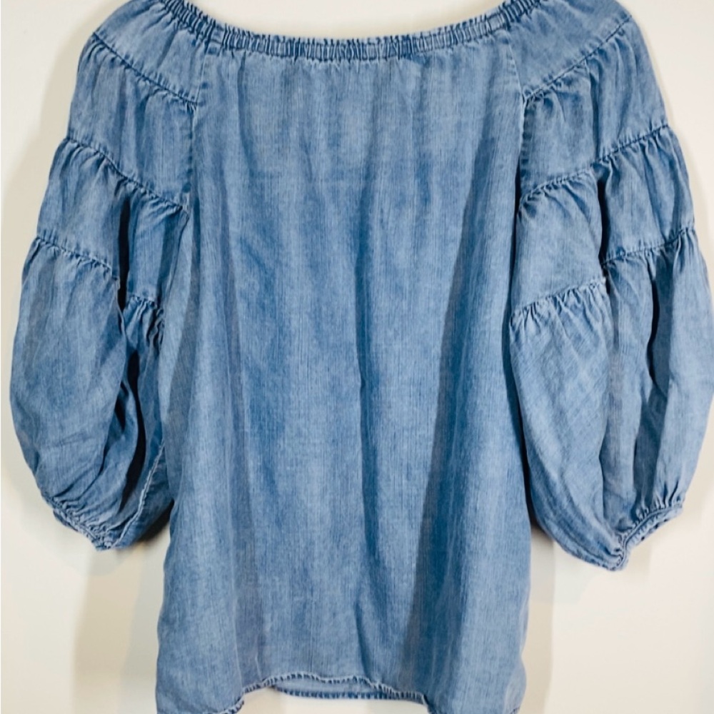 Flowy On or Off Shoulder Boat Neck Denim Top with 3/4 Puff Sleeves size Medium - Picture 3 of 5